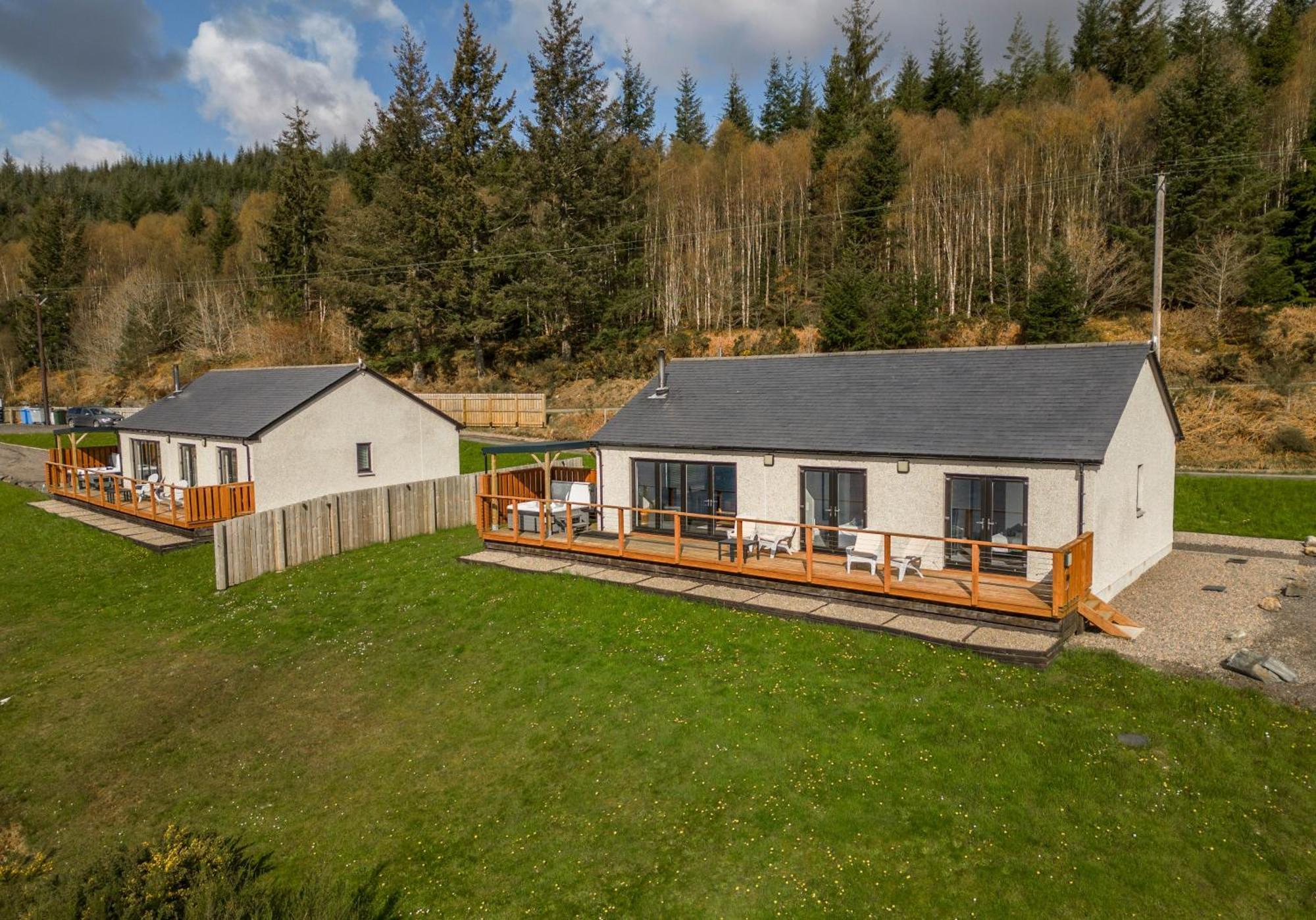 Shoreland Lodges - Cherry Lodge Fort Augustus Exterior photo